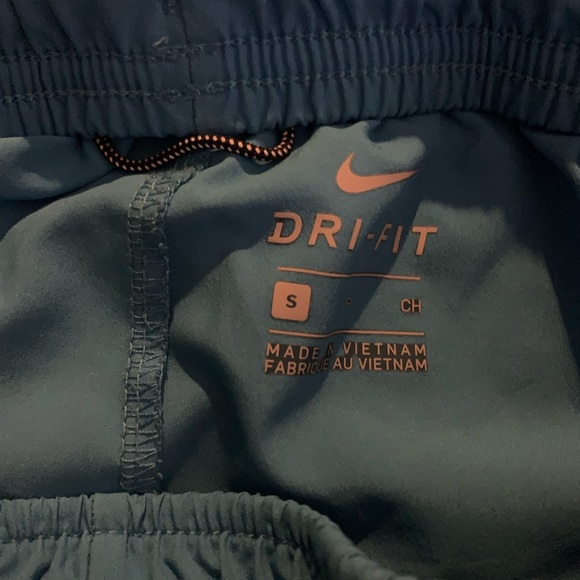 Nike Dri-Fit Shorts - Picture 3 of 4